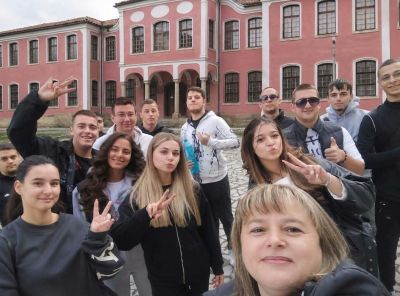 Учениците на ПГ „Ген. Владимир Заимов“ с инициативи извън класната стая 1